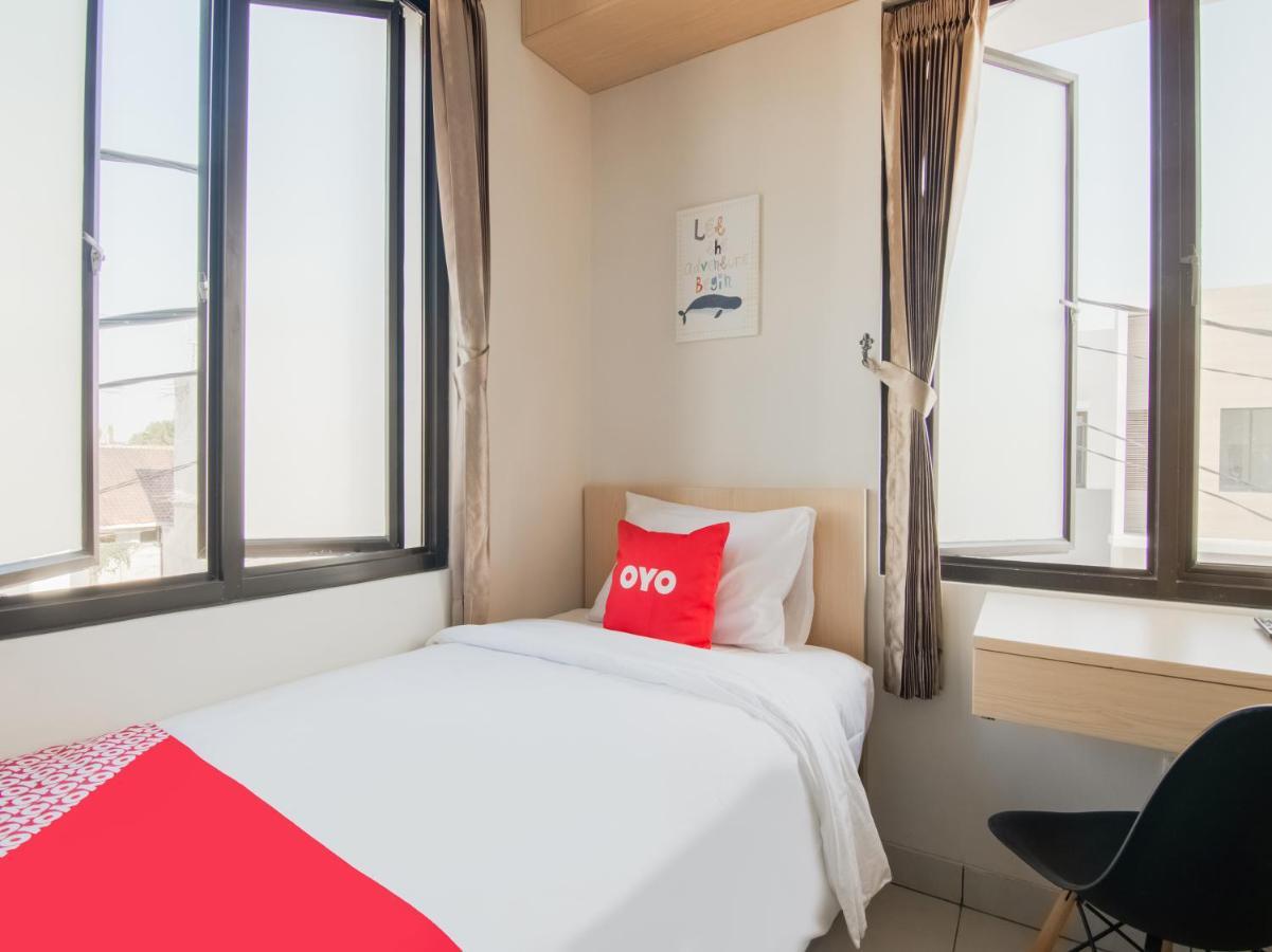 Oyo 3824 Columbus Residence J1 Telukjambe エクステリア 写真