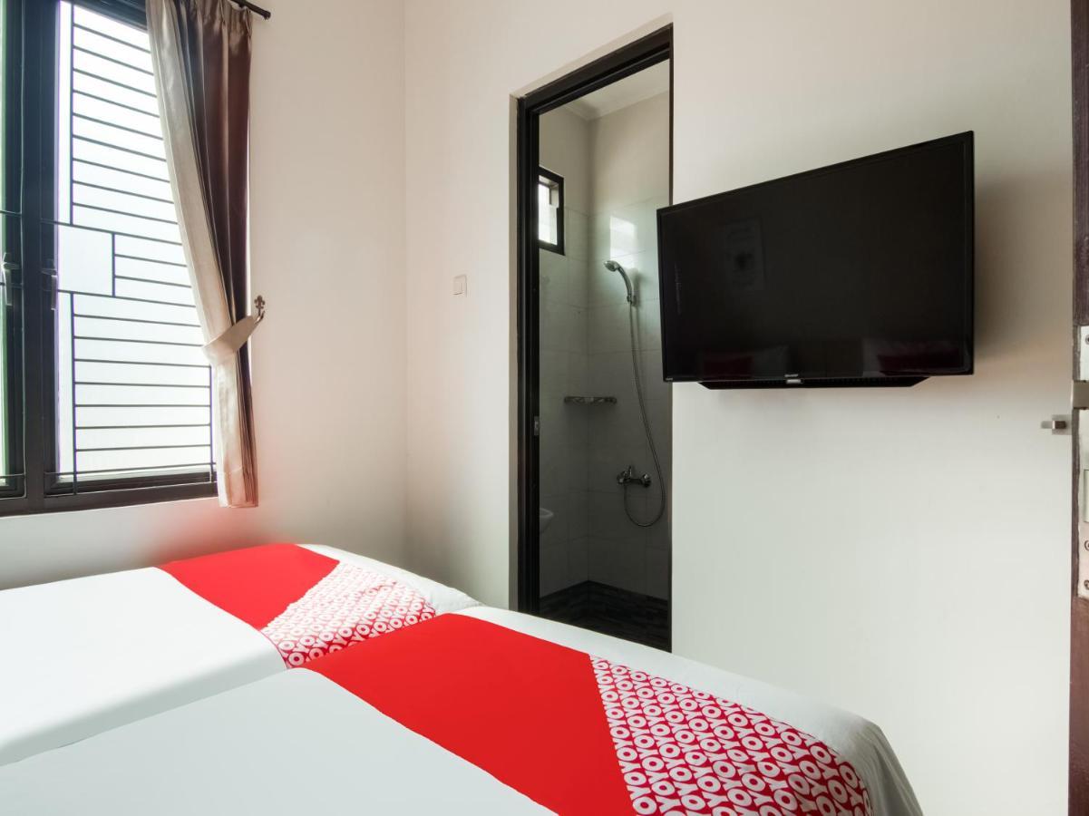 Oyo 3824 Columbus Residence J1 Telukjambe エクステリア 写真