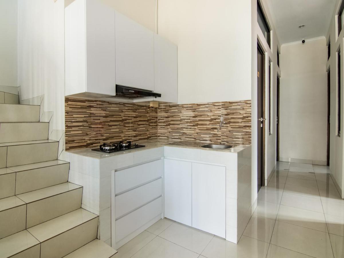 Oyo 3824 Columbus Residence J1 Telukjambe エクステリア 写真