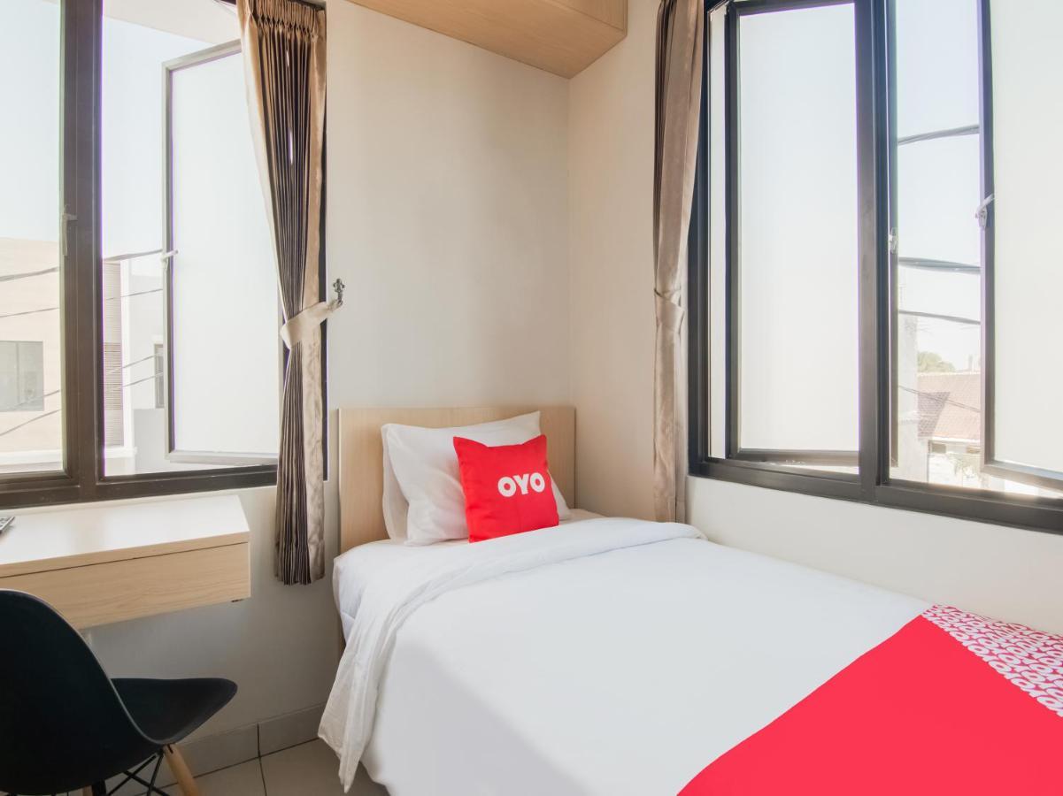 Oyo 3824 Columbus Residence J1 Telukjambe エクステリア 写真