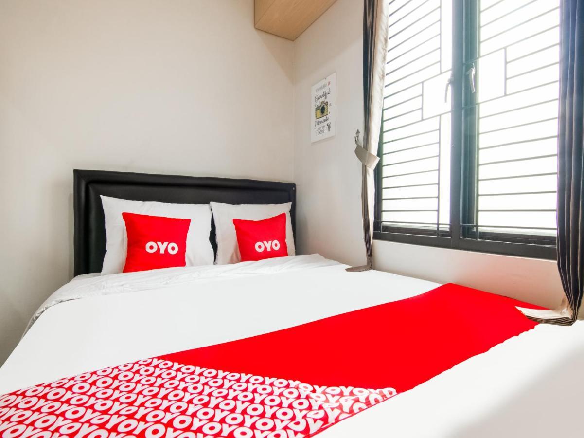 Oyo 3824 Columbus Residence J1 Telukjambe エクステリア 写真