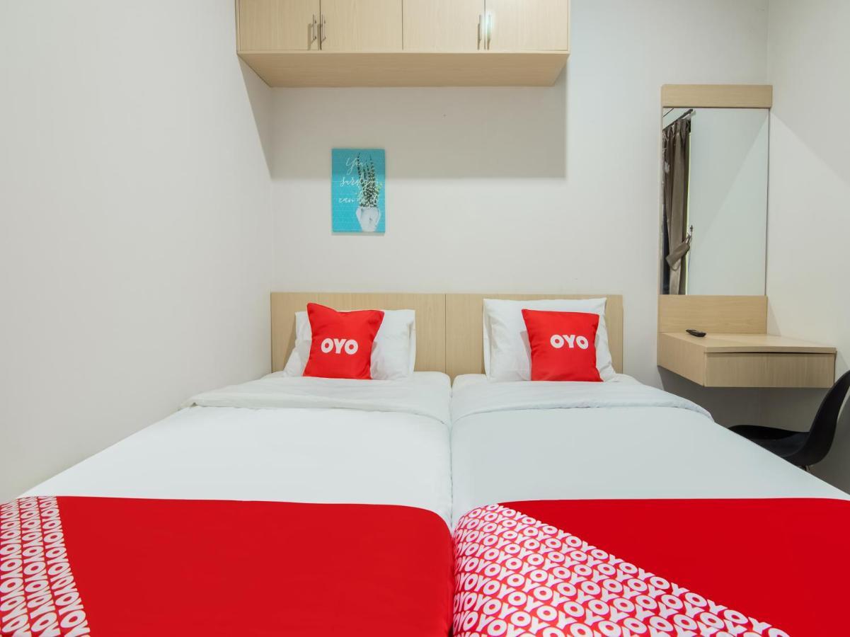 Oyo 3824 Columbus Residence J1 Telukjambe エクステリア 写真
