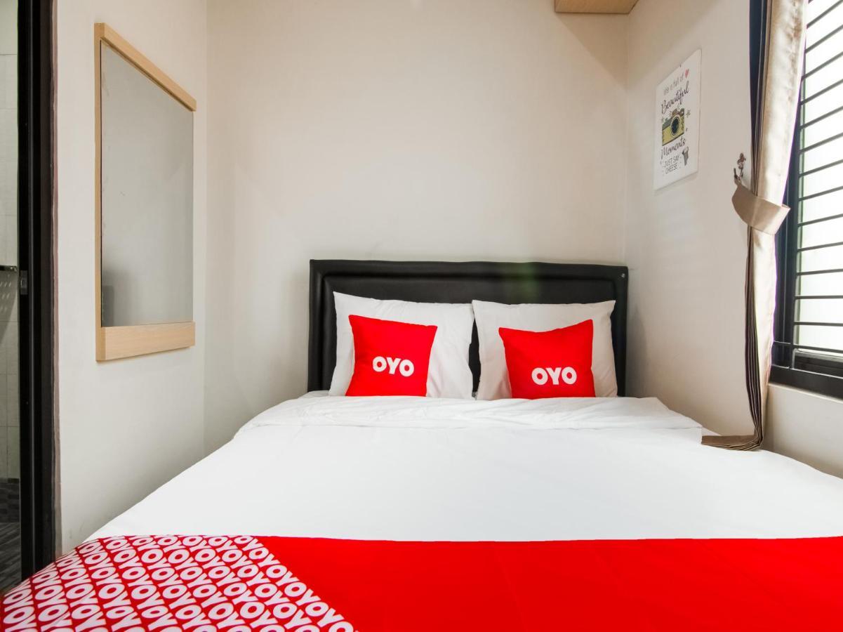 Oyo 3824 Columbus Residence J1 Telukjambe エクステリア 写真