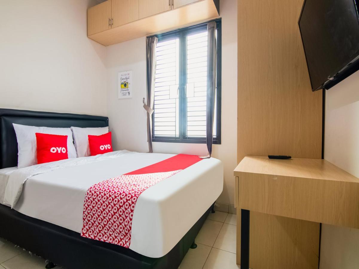 Oyo 3824 Columbus Residence J1 Telukjambe エクステリア 写真